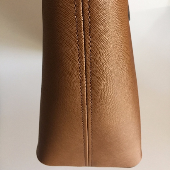 MICHAEL KORS Jet Set Medium Saffiano Brown Leather - Picture 5 of 8